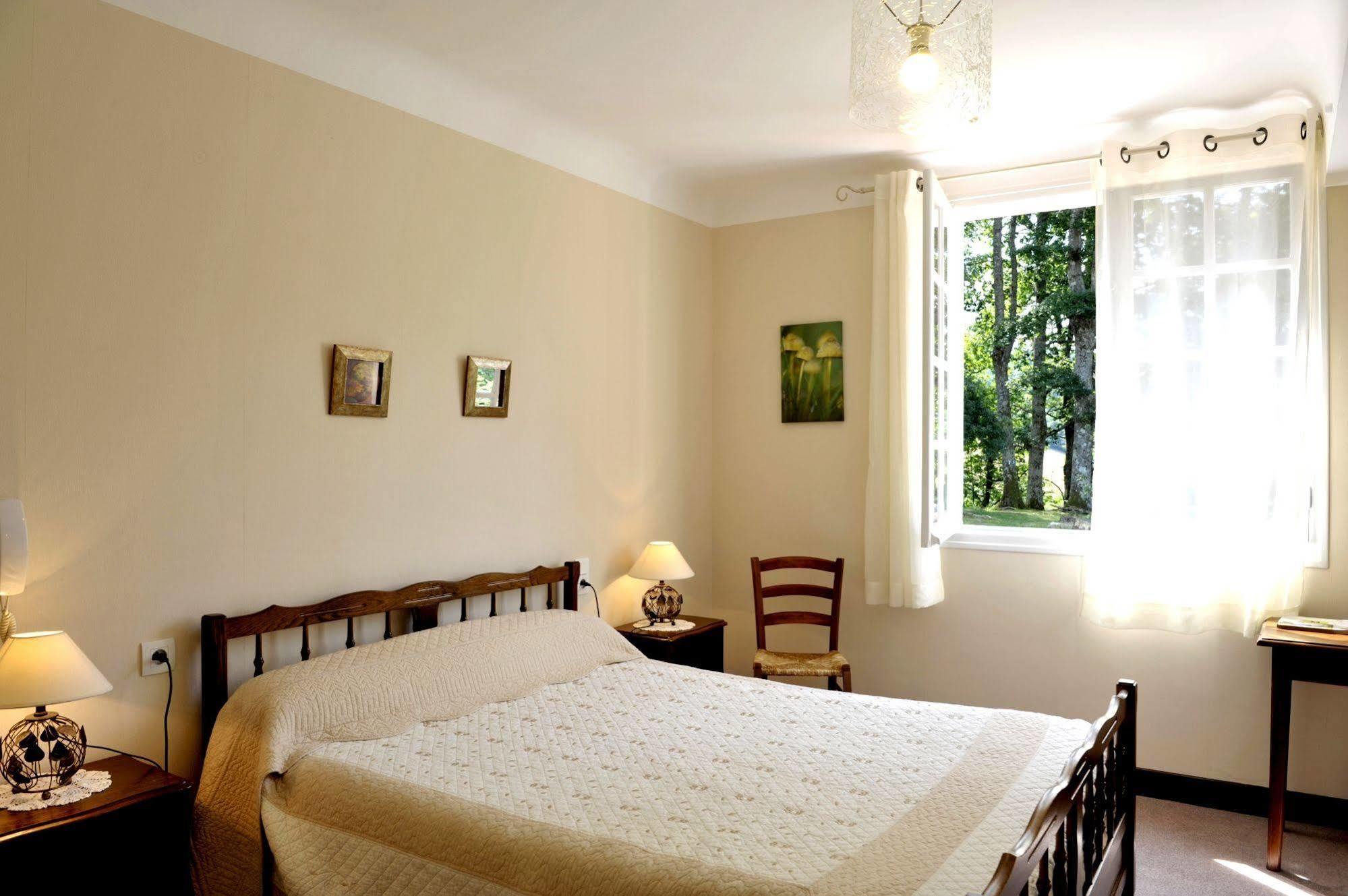 Logis Hotel St Sylvestre Aldudes Екстер'єр фото