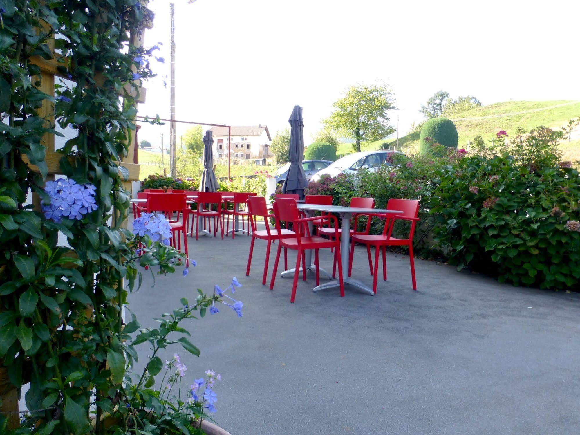 Logis Hotel St Sylvestre Aldudes Екстер'єр фото